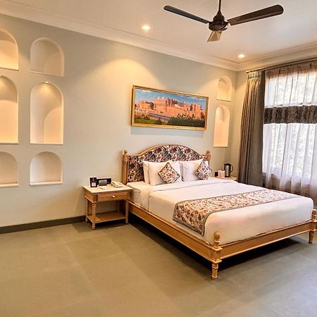 Ratnawali – A Vegetarian Heritage Hotel Jaipur Bagian luar foto