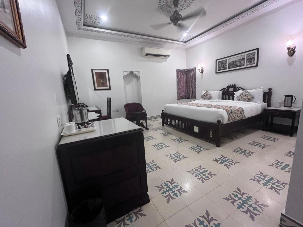 Ratnawali – A Vegetarian Heritage Hotel Jaipur Bagian luar foto