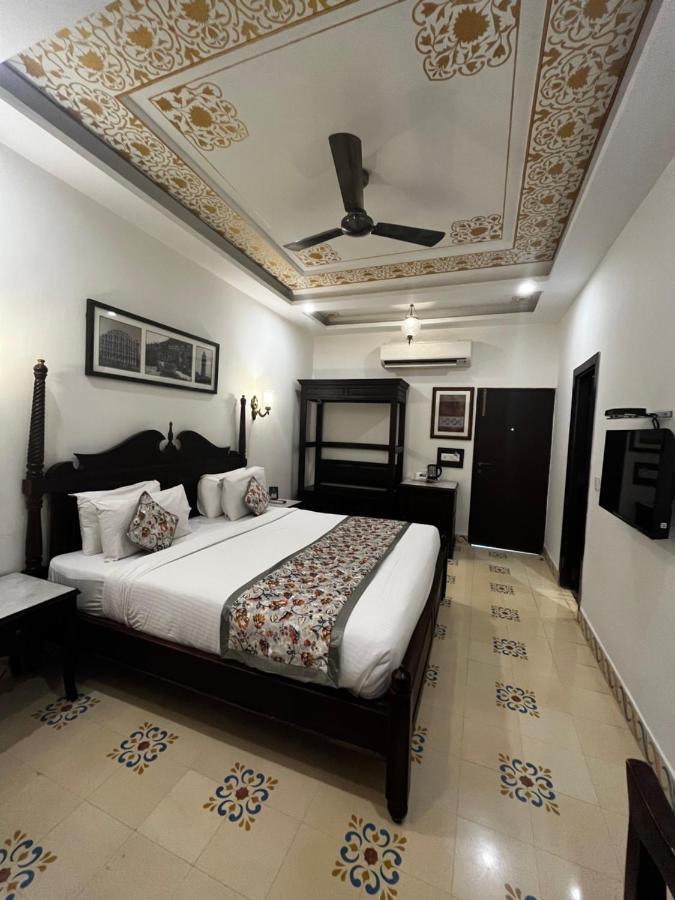 Ratnawali – A Vegetarian Heritage Hotel Jaipur Bagian luar foto