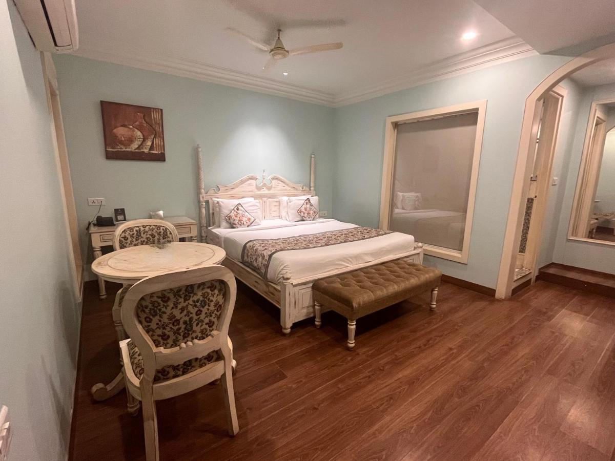 Ratnawali – A Vegetarian Heritage Hotel Jaipur Bagian luar foto