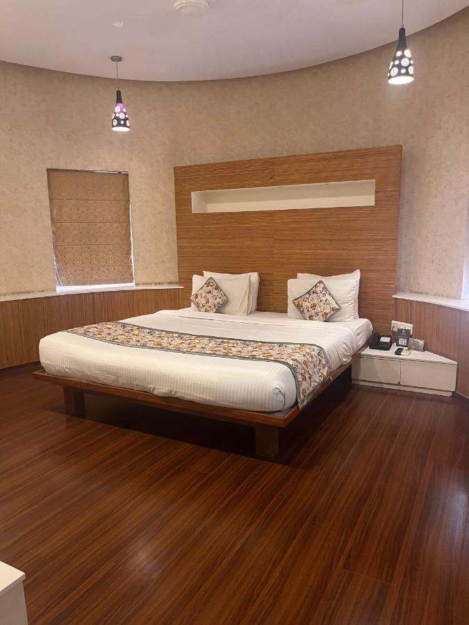Ratnawali – A Vegetarian Heritage Hotel Jaipur Bagian luar foto