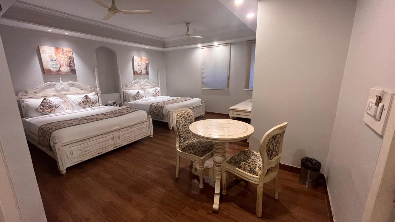 Ratnawali – A Vegetarian Heritage Hotel Jaipur Bagian luar foto