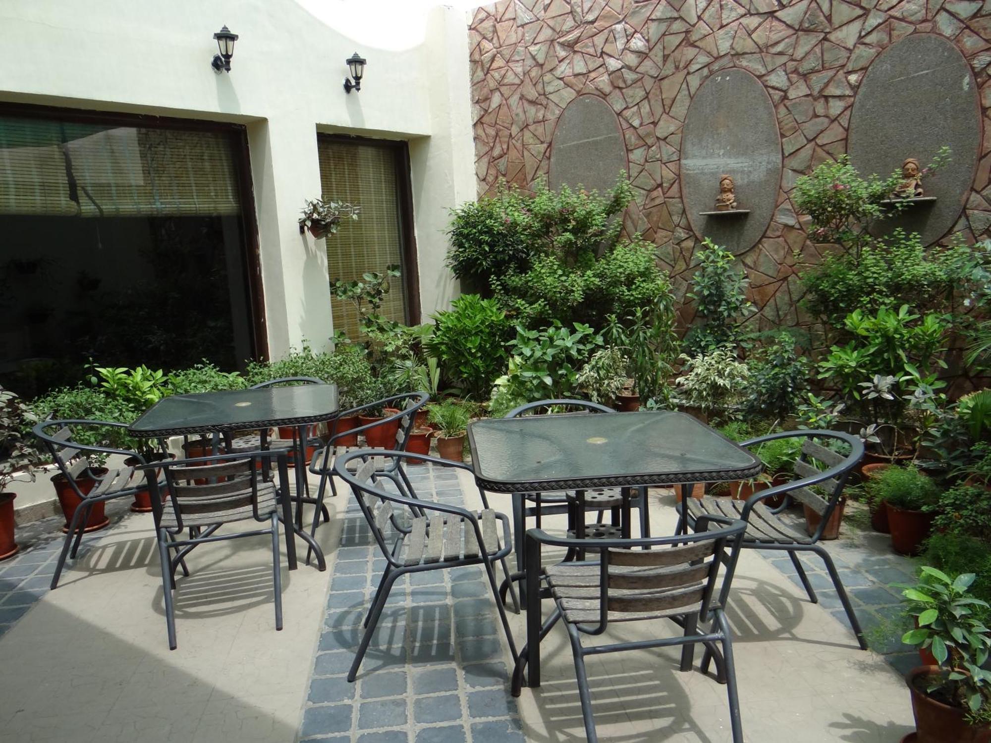 Ratnawali – A Vegetarian Heritage Hotel Jaipur Bagian luar foto