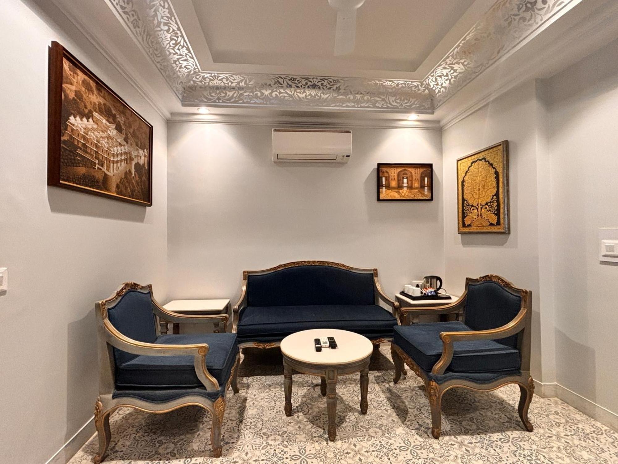 Ratnawali – A Vegetarian Heritage Hotel Jaipur Bagian luar foto