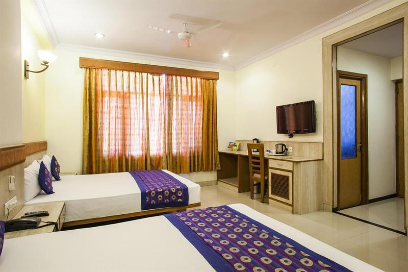 Ratnawali – A Vegetarian Heritage Hotel Jaipur Bagian luar foto