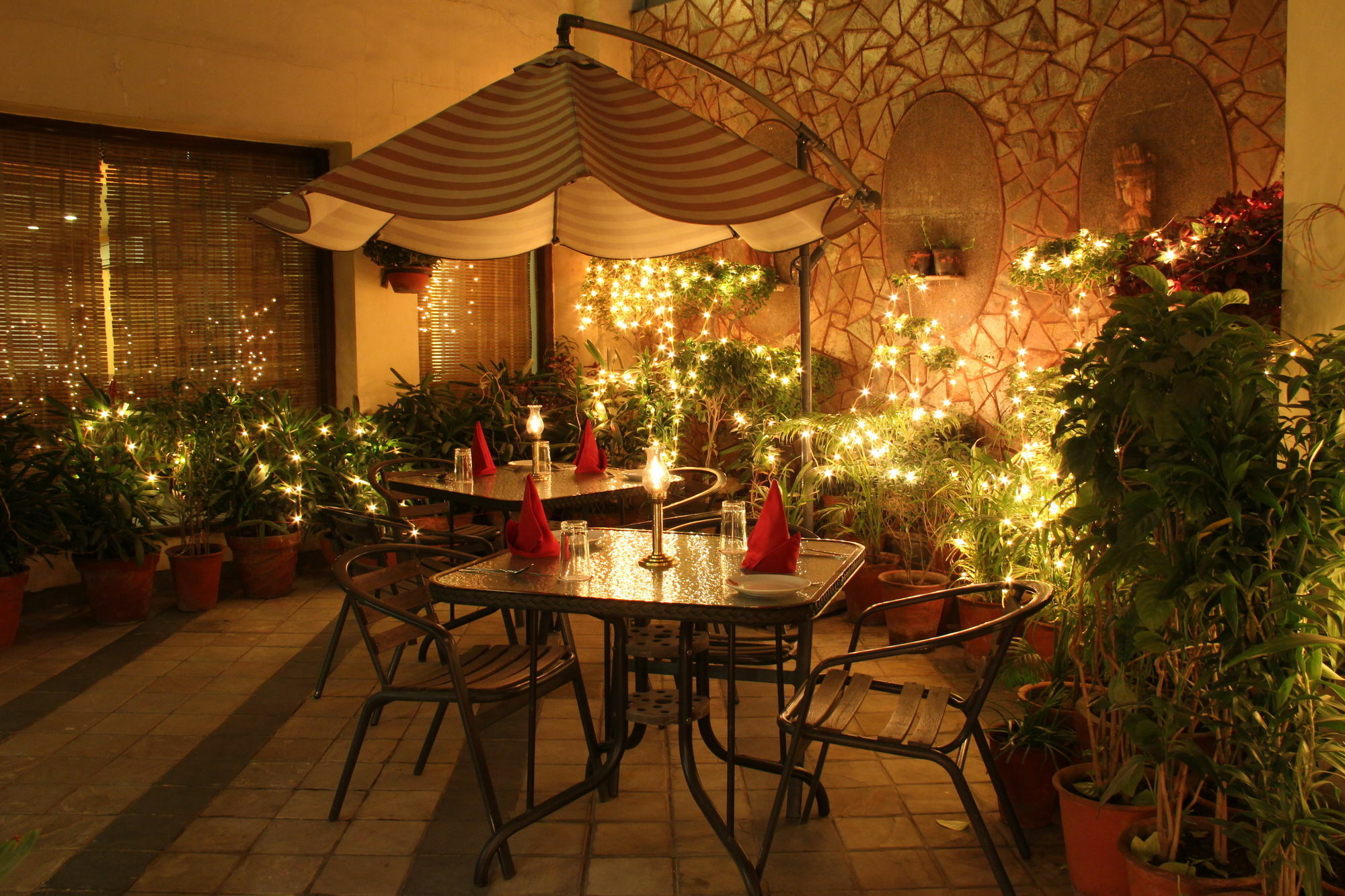Ratnawali – A Vegetarian Heritage Hotel Jaipur Bagian luar foto